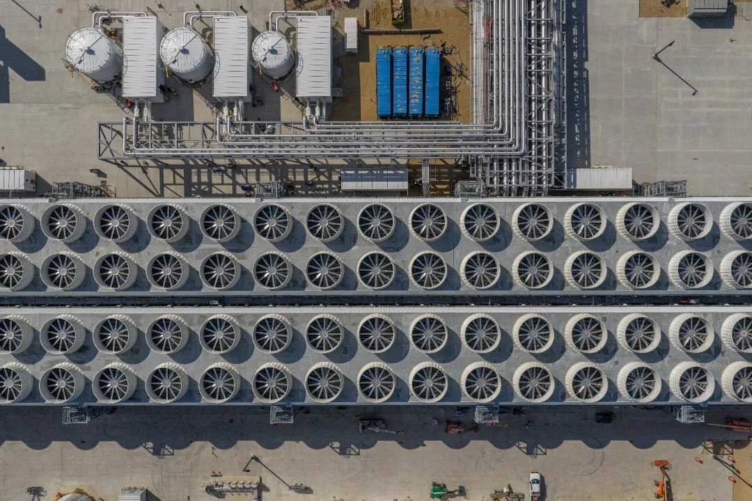 An aerial view of part of the closed loop liquid cooling system.